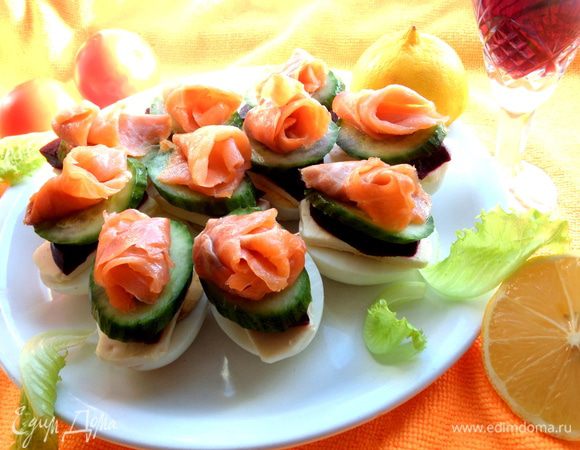 И...балуем себя или наслаждаемся вместе с друзьями лёгкой закуской под бокальчик вина)))