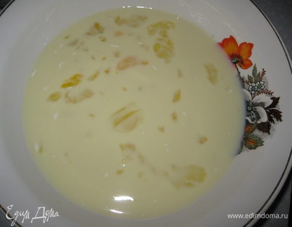 Добавить теплое молоко.