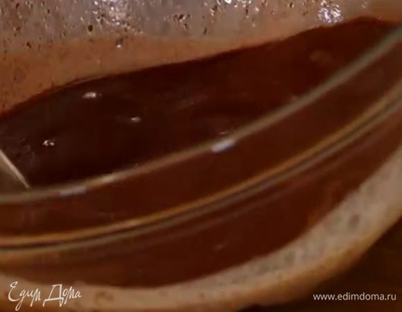 Шоколад со сливками перемешать и отправить в холодильник.