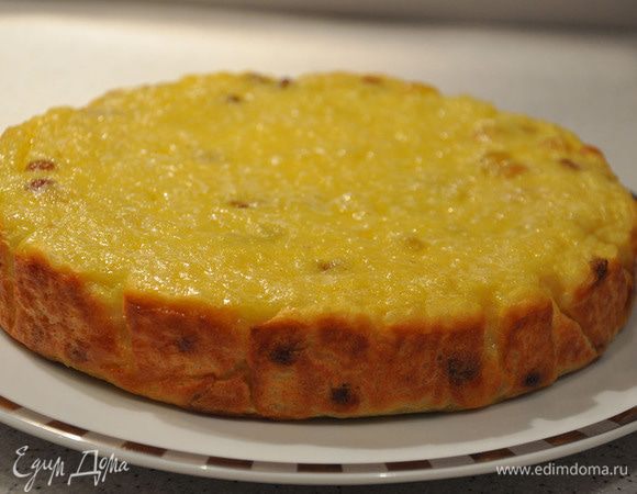 Выпекать в разогретой до 180 гр духовке около 45 минут. Горячую запеканку смазать слив. маслом.