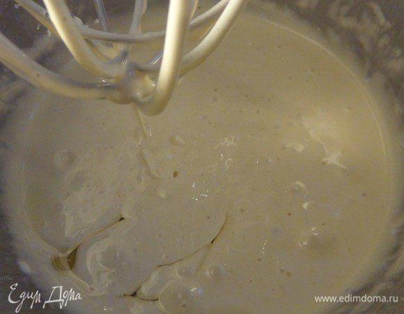 Добавьте растительное масло. 