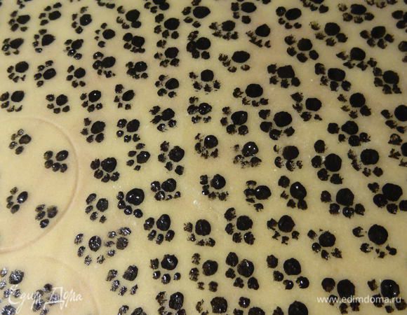 Рисунок не должен быть симметричными, щедрость вашей фантазии -  только в плюс!