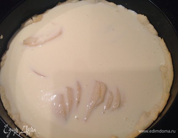 Залить получившемся кремом. 