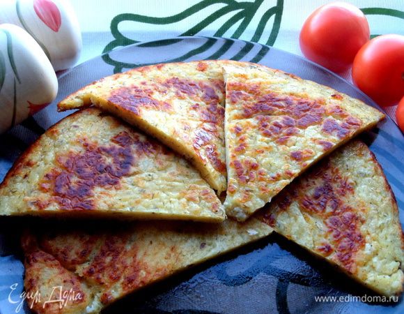Лепёшку при желании разрежем как пиццу на треугольники.