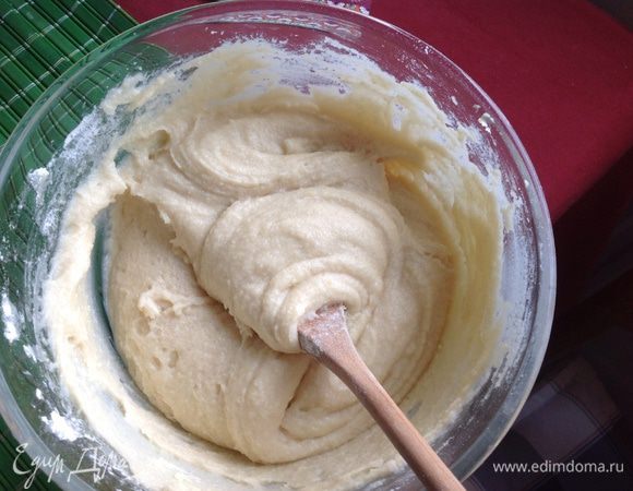 Добавить муку. 