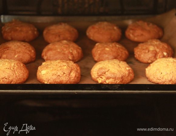 Выпекать пряники при 180*С 15-18 минут.