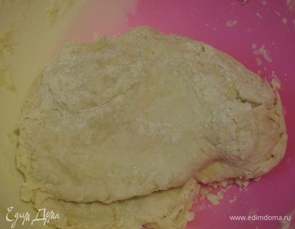 И замесить тесто (не менее 10 минут).