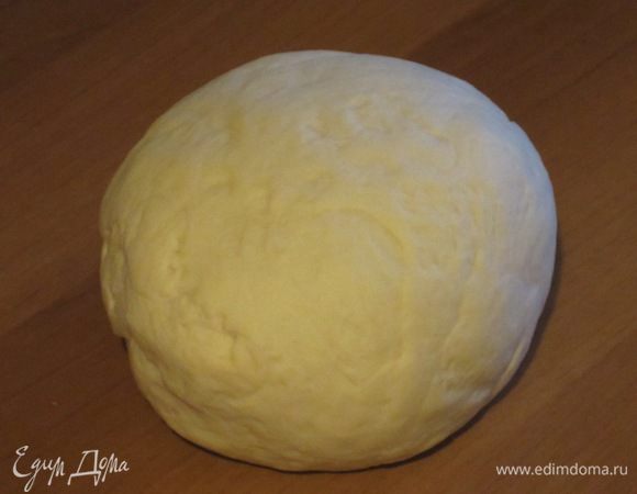 Сформировать шар, накрыть х/б полотенцем и поставить в теплое место на 2 часа. 