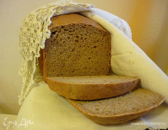 Резать хлеб лучше после полного остывания. но если вам не терпится съесть горбушечку с маслом, то, пожалуйста, осторожнее, не обожгитесь.