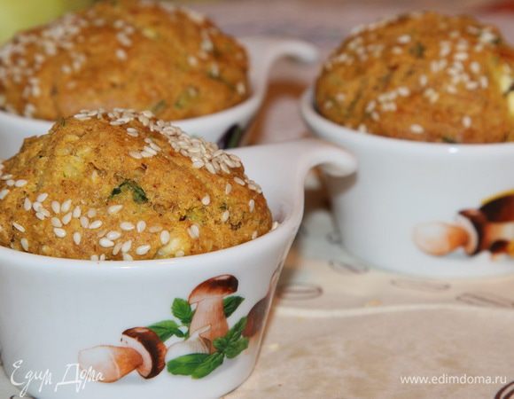 Выпекаем до сухой шпажки минут 25-30. Но тут нужно все-таки ориентироваться по вашей духовке.