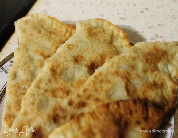 Жарить на среднем огне до золотистой корочки. Подавать горячими! Приятного аппетита!