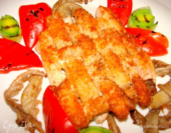 Вешенки порезать тонко и обжарить до готовности слегка присолив и посыпав перчиком. Перец и лук порей, я обжарила без масла на сковороде-гриль. Буквально по полторы минуты с каждой стороны, чтобы только пришпарить, но оставить свежими.