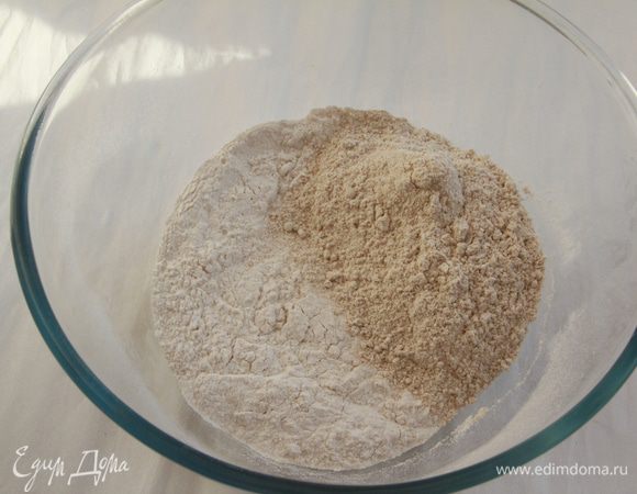 Муку просеять.