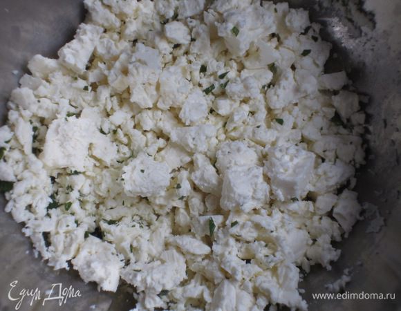 Добавить майоран и перемешать.