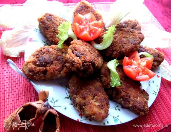 Получается 11 штучек зажаристых вкуснейших котлет с любимыми картошечкой и печенкой)))