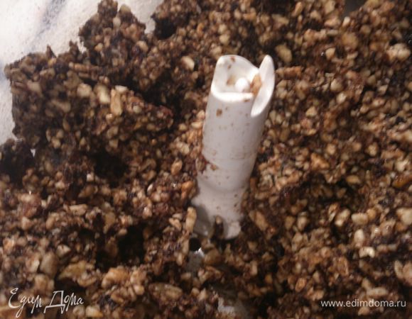 Чернослив с орехами измельчить.