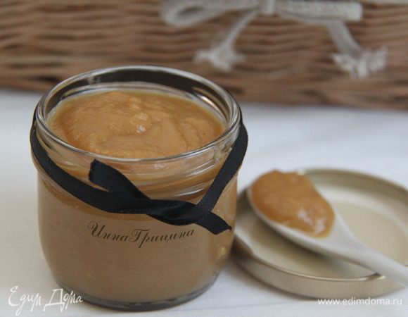 Горчицу поместить в стерилизованную банку (примерно 150 мл). По словам Молоховец "Эта горчица отличного вкуса, начать употреблять её лучше не ранее, как через 3 дня". Очень хороша к мясным и рыбным блюдам. На здоровье!