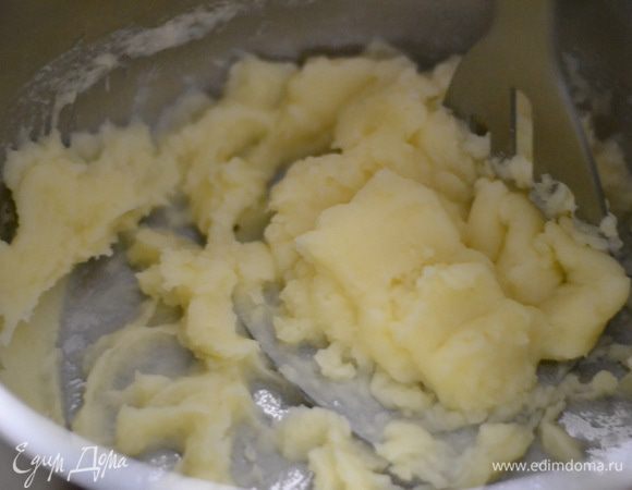 Сделать как на пюре, посолить, добавить сливочное масло.