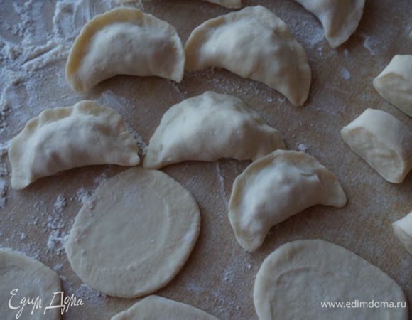 Лепим вареники, варим.