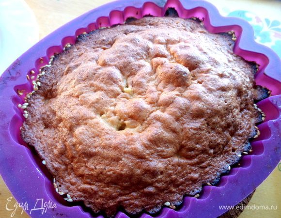 Выпекаем минут 25 при 180*,пока при протыкании шпажка не останется сухая.