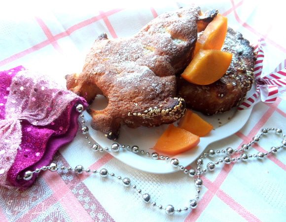 Присыпаем пудрой,когда немного остынут наши шарлоточки.