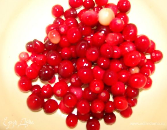  Соус: Клюкву разморозить.