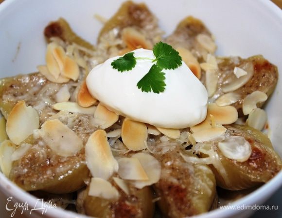 Подавать горячими с добавлением густых сливок. Получается очень сочно, ароматно и вкусно. Приятного аппетита!!!