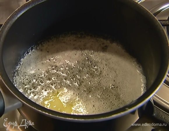 Сливочное масло растопить.