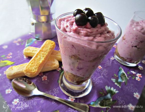 К утру Тирамису уже будет готово! С чашечкой свежесваренного кофе десерт прекрасен! Buon appetito!
