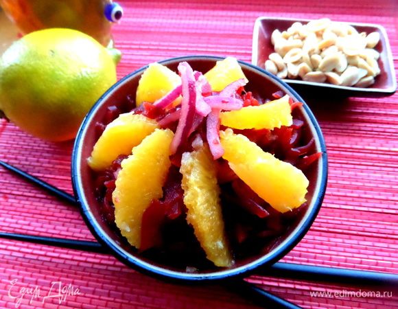 Но потом перемешиваем вместе с апельсином и радуемся новому сочному вкусу!!! Кстати, постояв, салат станет только лучше)))