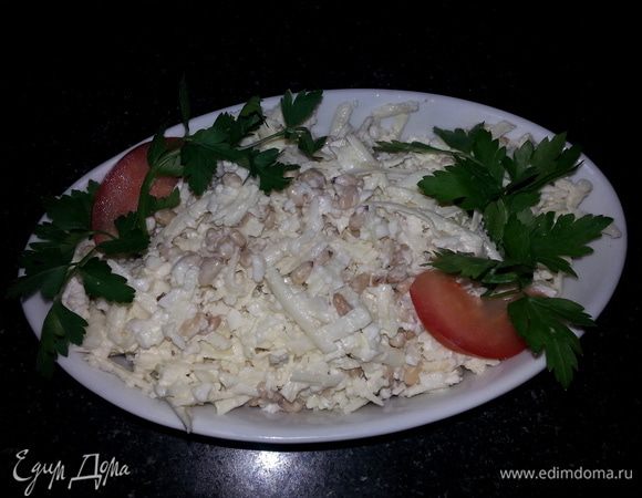 Заправить майонезом.