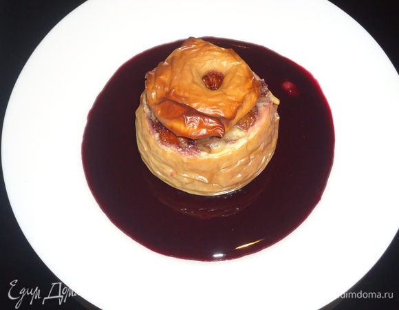 Чернослив, изюм, грецкий орех и курагу порезать мелко.