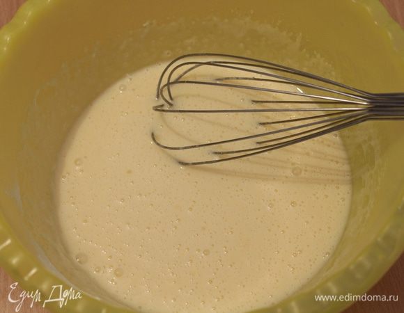 Для крема с пудингом - Все ингредиенты смешать и хорошенько взбить.