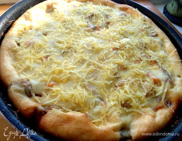 И посыпать натертым сыром. Снова в духовку.