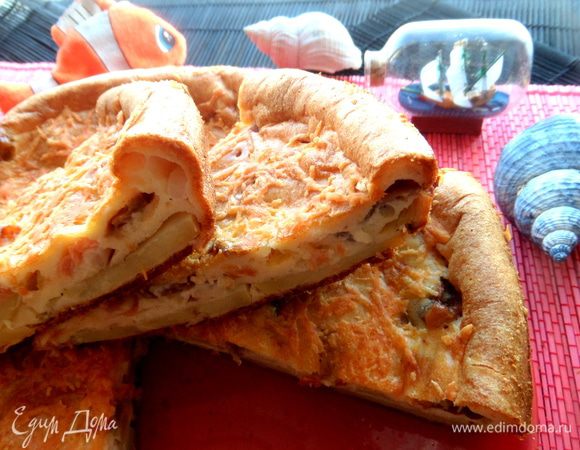 И можно уже снимать пробу))) Пирог мягкий,ароматный и сытный к тому же!