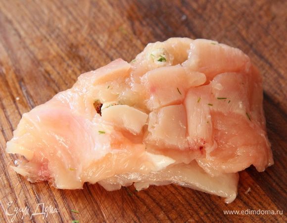 Накрываем второй половинкой и расплюскиваем