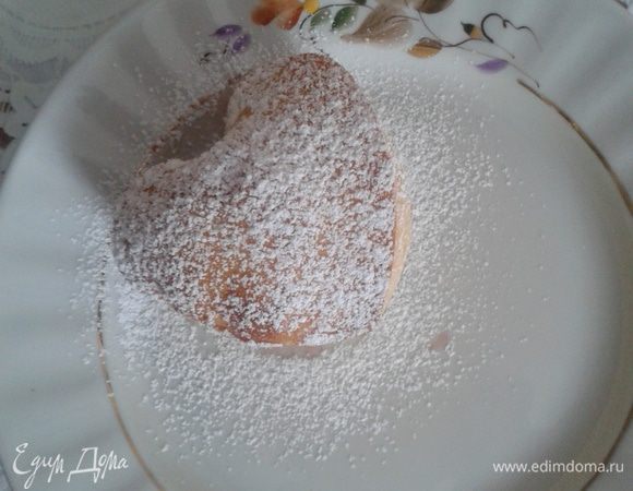 Готовые кексики присыпать сахарной пудрой и можно наслаждаться. Приятного аппетита.