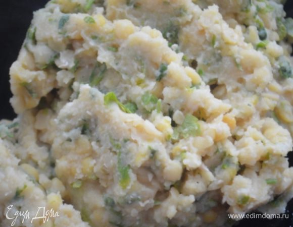 Вот такая плотная масса получается, ее надо остудить и займемся тестом. 