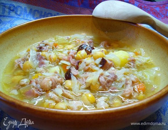 Варим еще 20 мин. За 5 мин. до готовности пробуем на соль, солим-перчим, кидаем в почти готовое косидо лавровый лист.
От аромата кружится голова! Приятного аппетита! 
