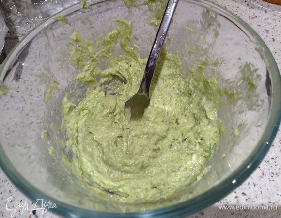 Соус.
Взять 2 ст. л. чесночных стрелок (обжаренных), 1 ст. л. орехов, 1 ст. л. сыра, 3 ст. л. масла.
Все измельчить в блендере.