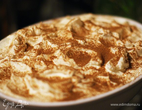 Посыпаем сверху какао, убираем на пару часов в холодильник.