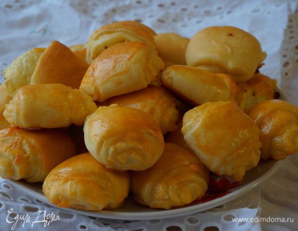 Выпекать булочки минут 20 при 175"С до румяной корочки. Приятного аппетита!