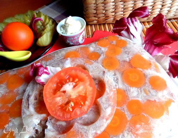 На этот раз украсила помидоркой))