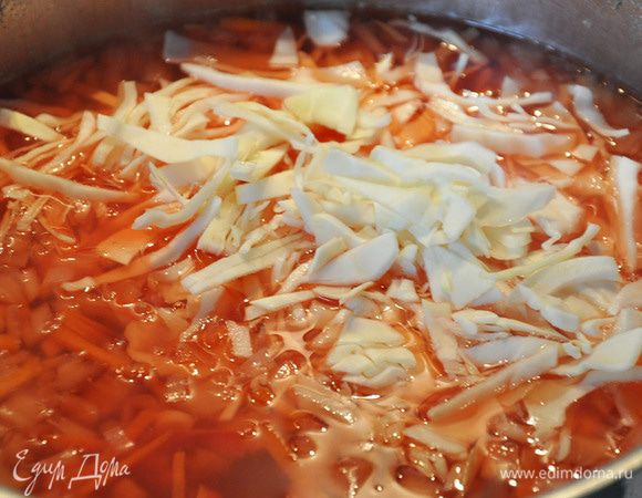 Нашинковать мелко капусту и бросить в борщ.