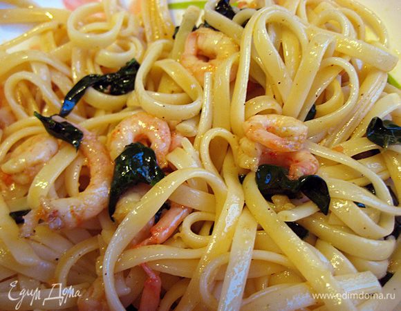 Приготовленное блюдо подавать, полив лимонным соком.