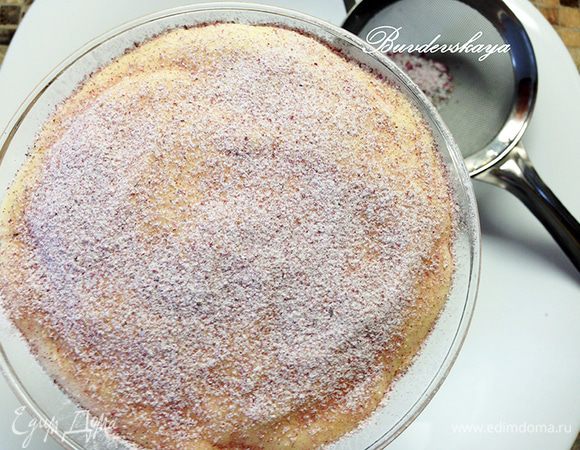 8.	Перед подачей посыпьте десерт   розовой пудрой через мелкое ситечко и украсьте ягодами малины, личи и лепестками роз . ENJOY !