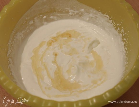 Добавить быстрорастворимый желатин.