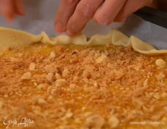 Слегка завернуть края теста, чтобы получились небольшие бортики.