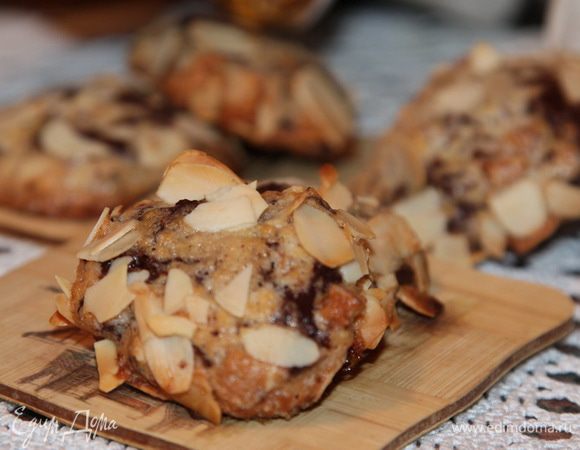 Остужаем до теплого и зовем всех на чай-кофе-каппучино-молоко-или что вы там любите. 