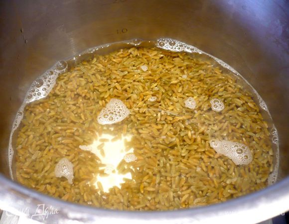 Варим полбу примерно 10 минут. 